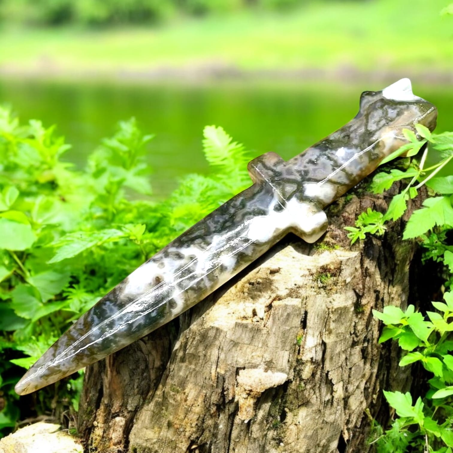 Green Moss Agate Athame – a nature-inspired crystal ritual blade for grounding, abundance, and Earth magic.